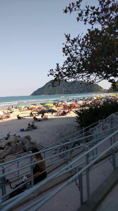 Apto Praia Do Tombo Γκουαρούχα Εξωτερικό φωτογραφία